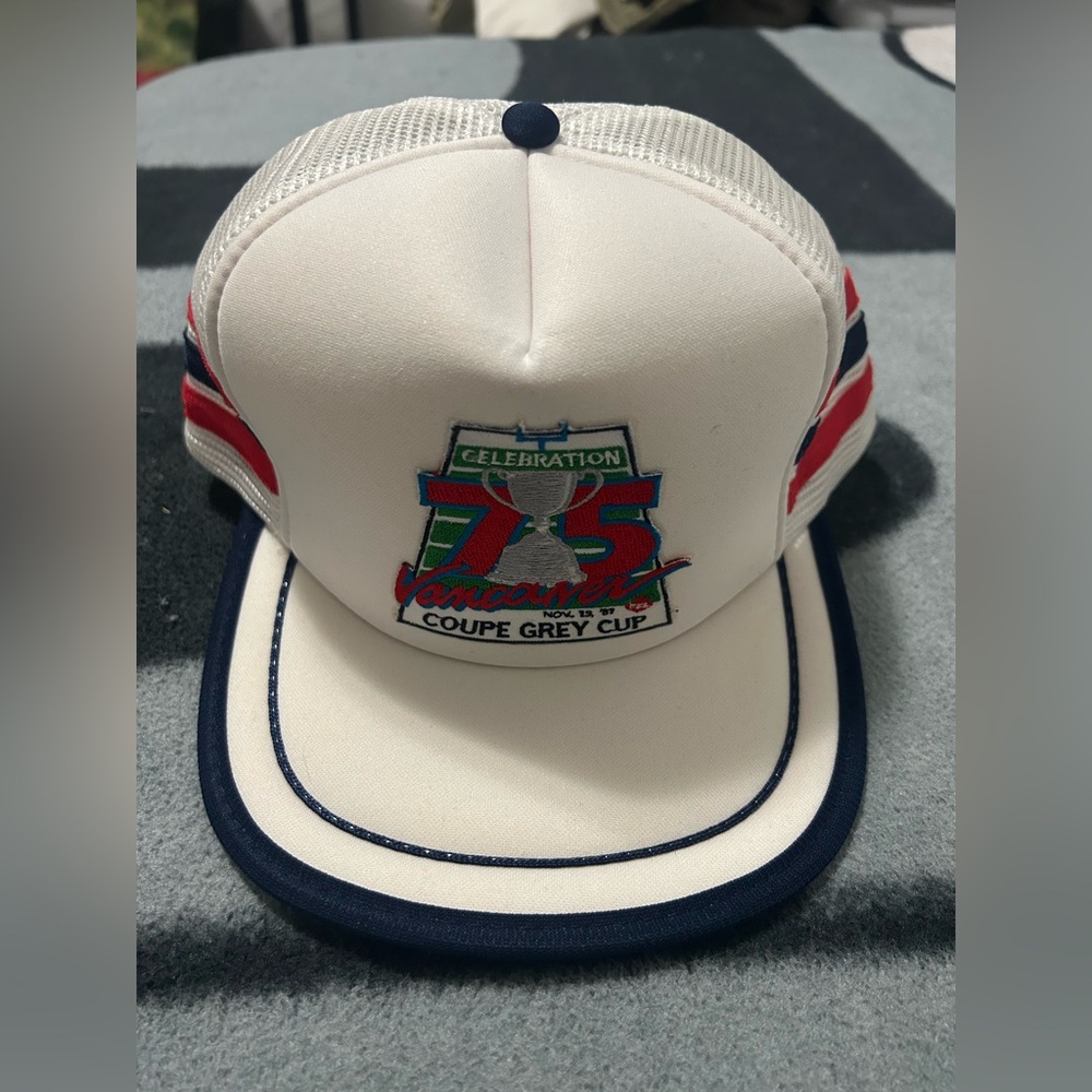 Vintage 1987 vancouver 75th Grey Cup tracker hat.